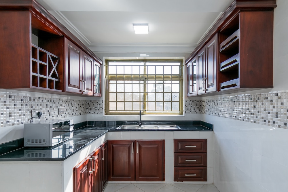 Saffron Beach Bistro & Cottages 6/50