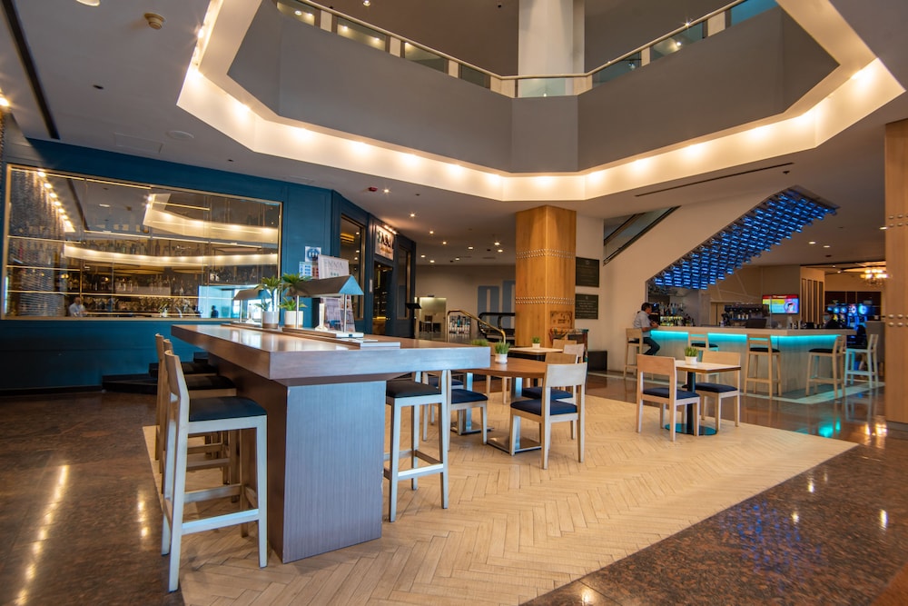 Grand Hotel Tijuana 64/77