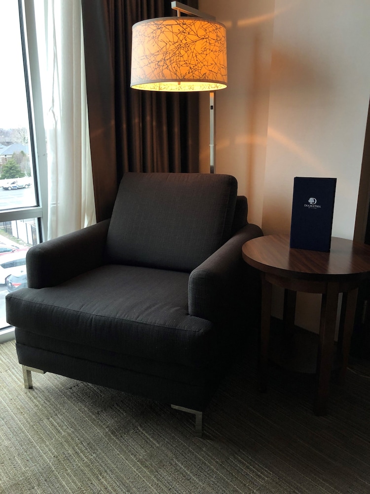Doubletree By Hilton Omaha Southwest 30/54