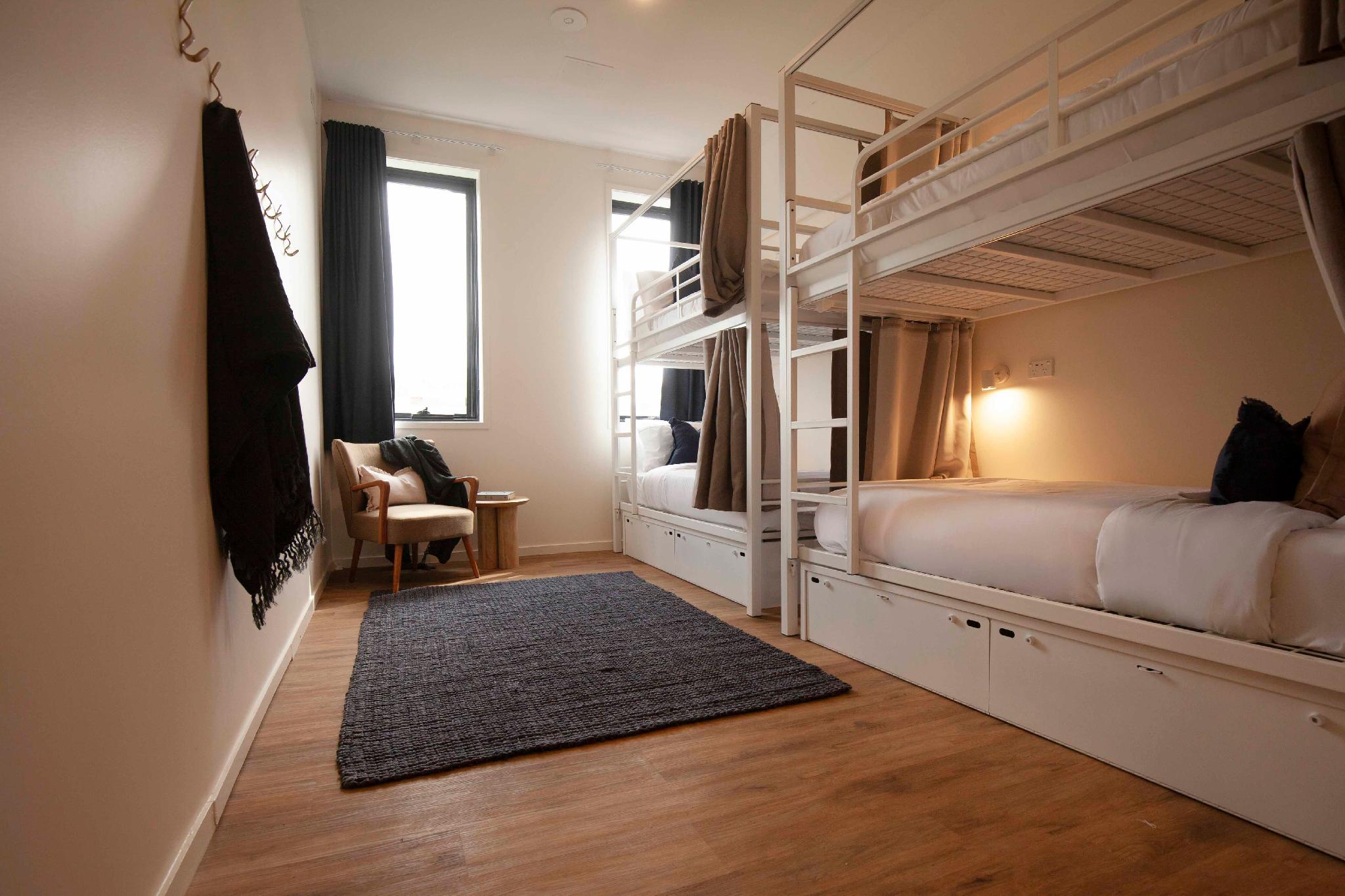 Private, Mixed Dorm, 4 Beds