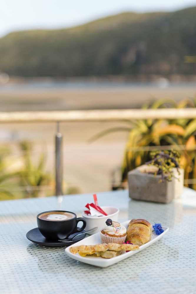 Amanzi Island Boutique Hotel 62/77