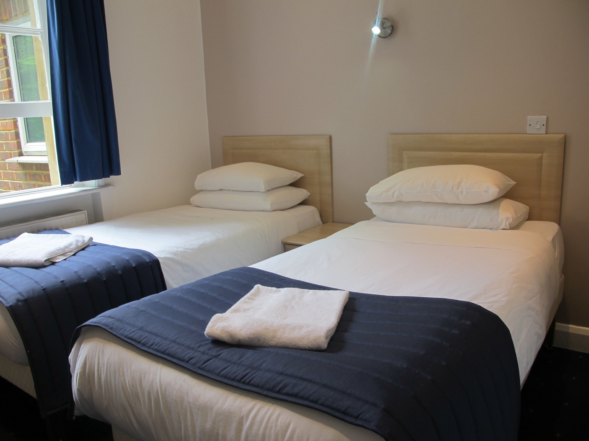 STANDARD, TWIN BEDS