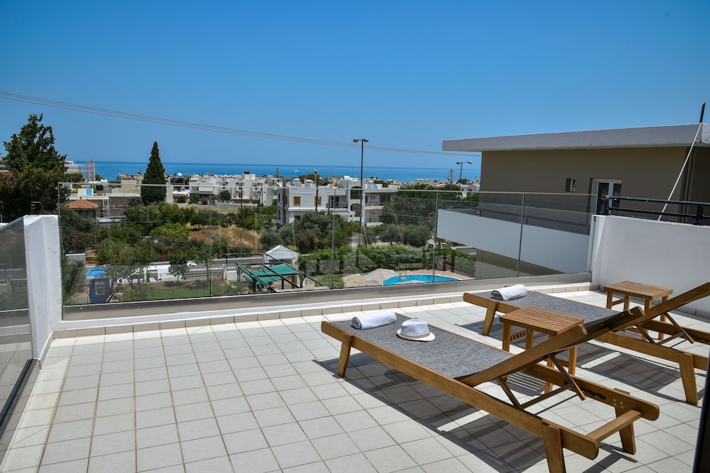Iraklis Apartments 25/50