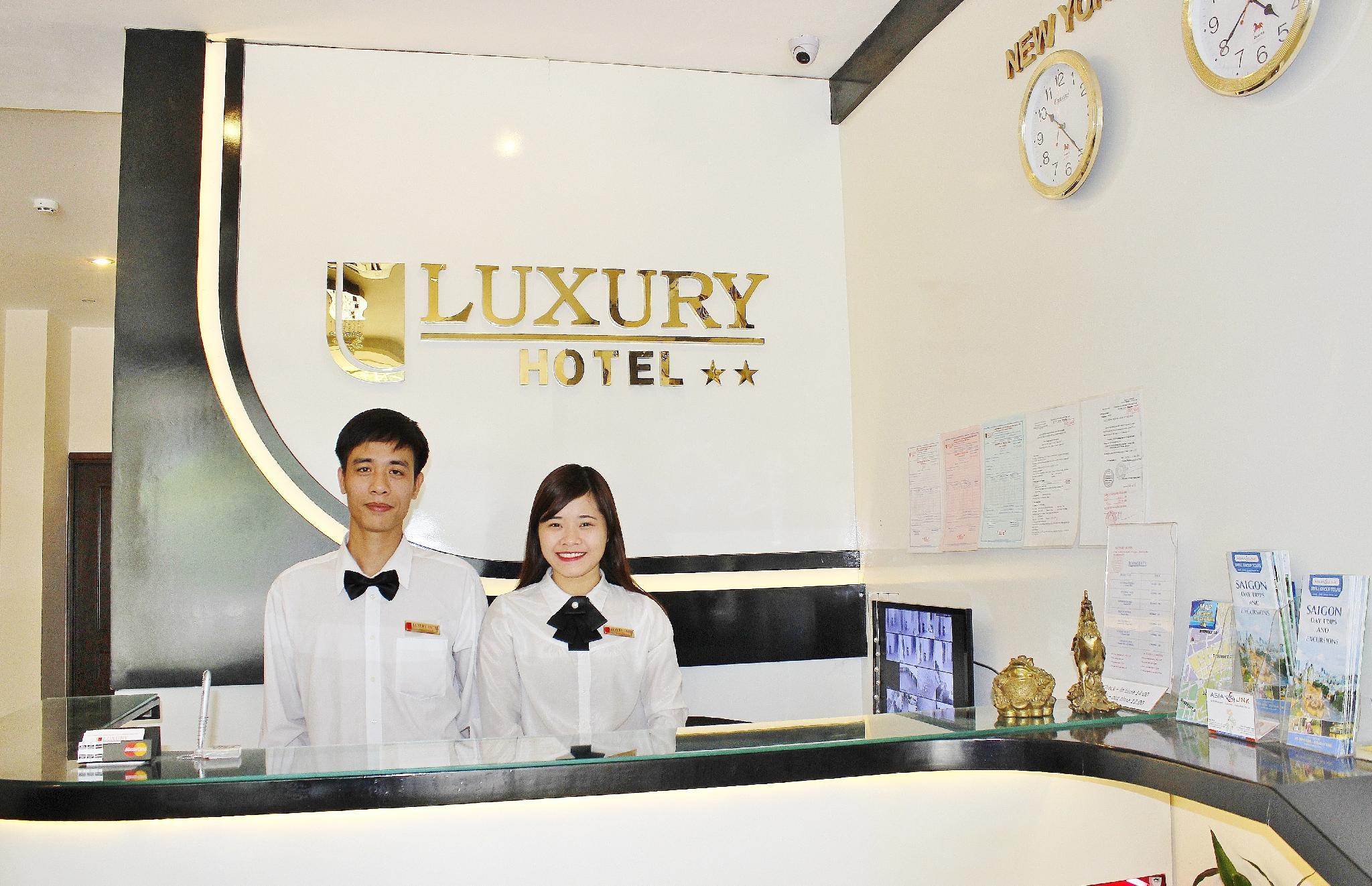 Luxury Hotel 9/75