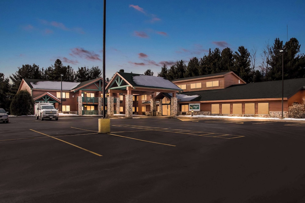 Quality Inn Ladysmith, WI 39/46
