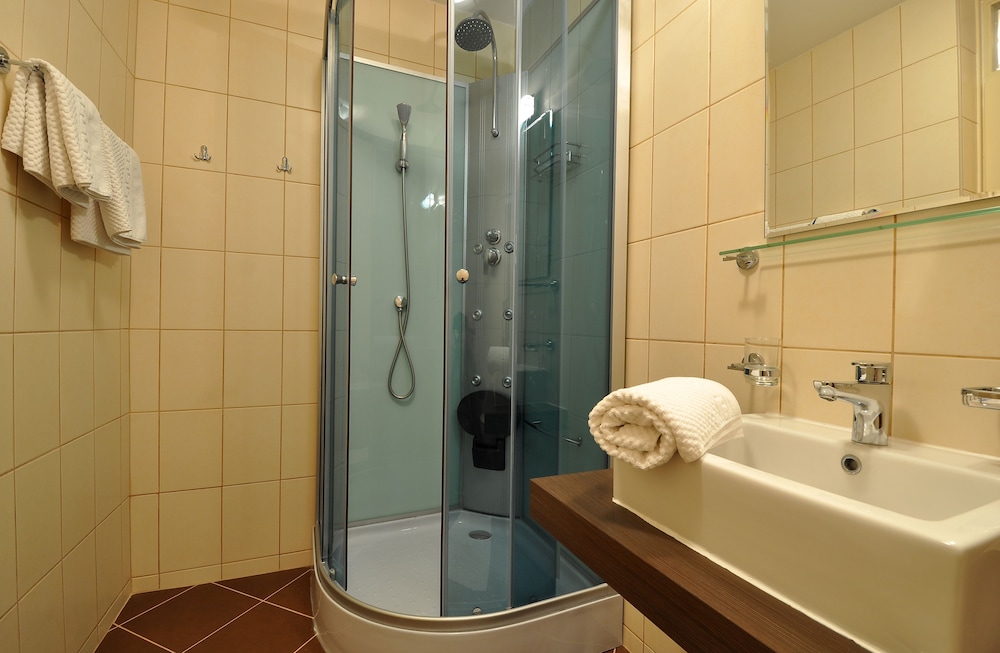 Hotel Fontana 64/65