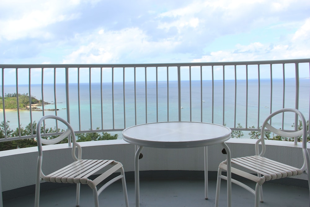 Okinawa Kariyushi Beach Resort Ocean Spa 21/49