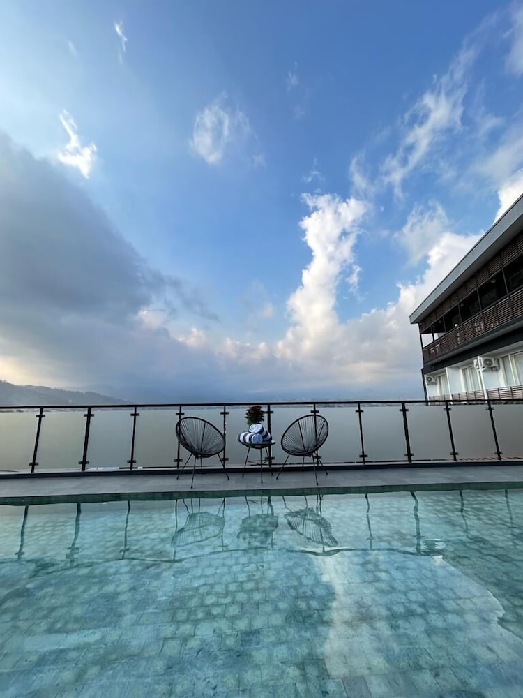Gendhis Batu Boutique Hotel 13/15