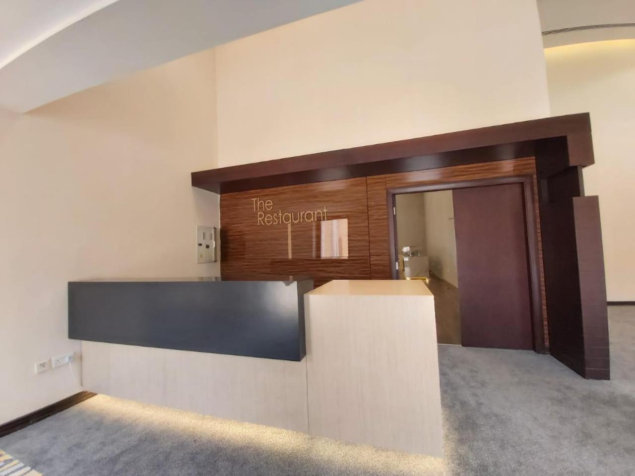 Basrah International Airport Hotel 11/76