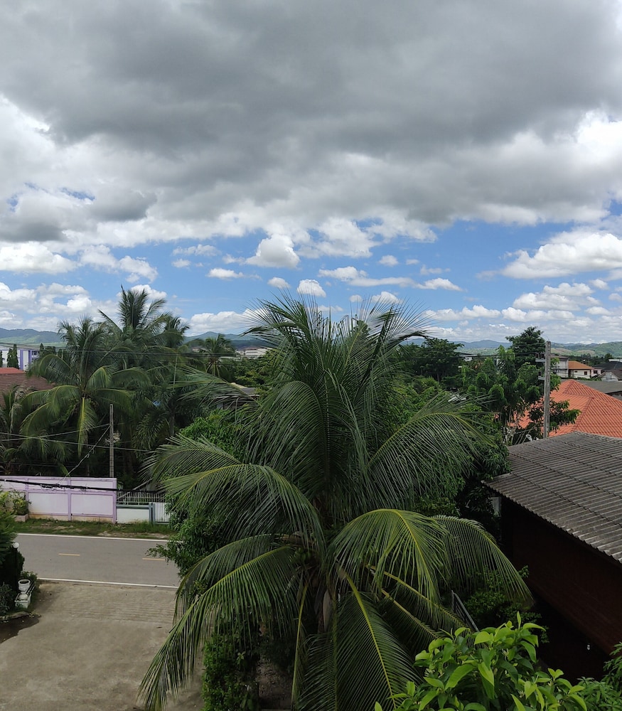 Maesot Siri Hotel 48/50
