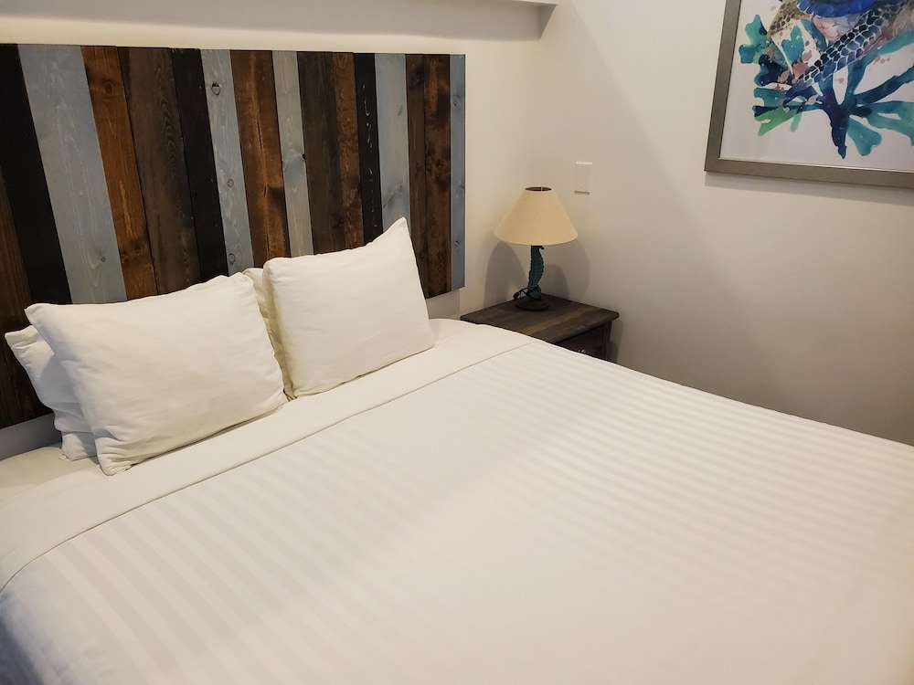 Sea Horse Resort 13/75