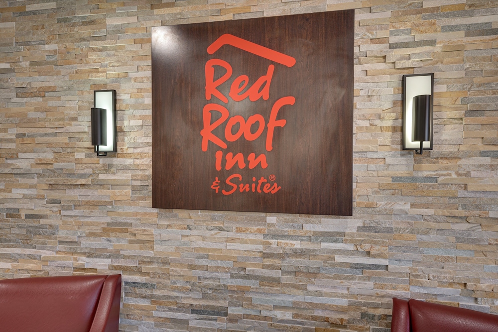 Red Roof Inn & Suites Newport – Middletown, RI 31/44