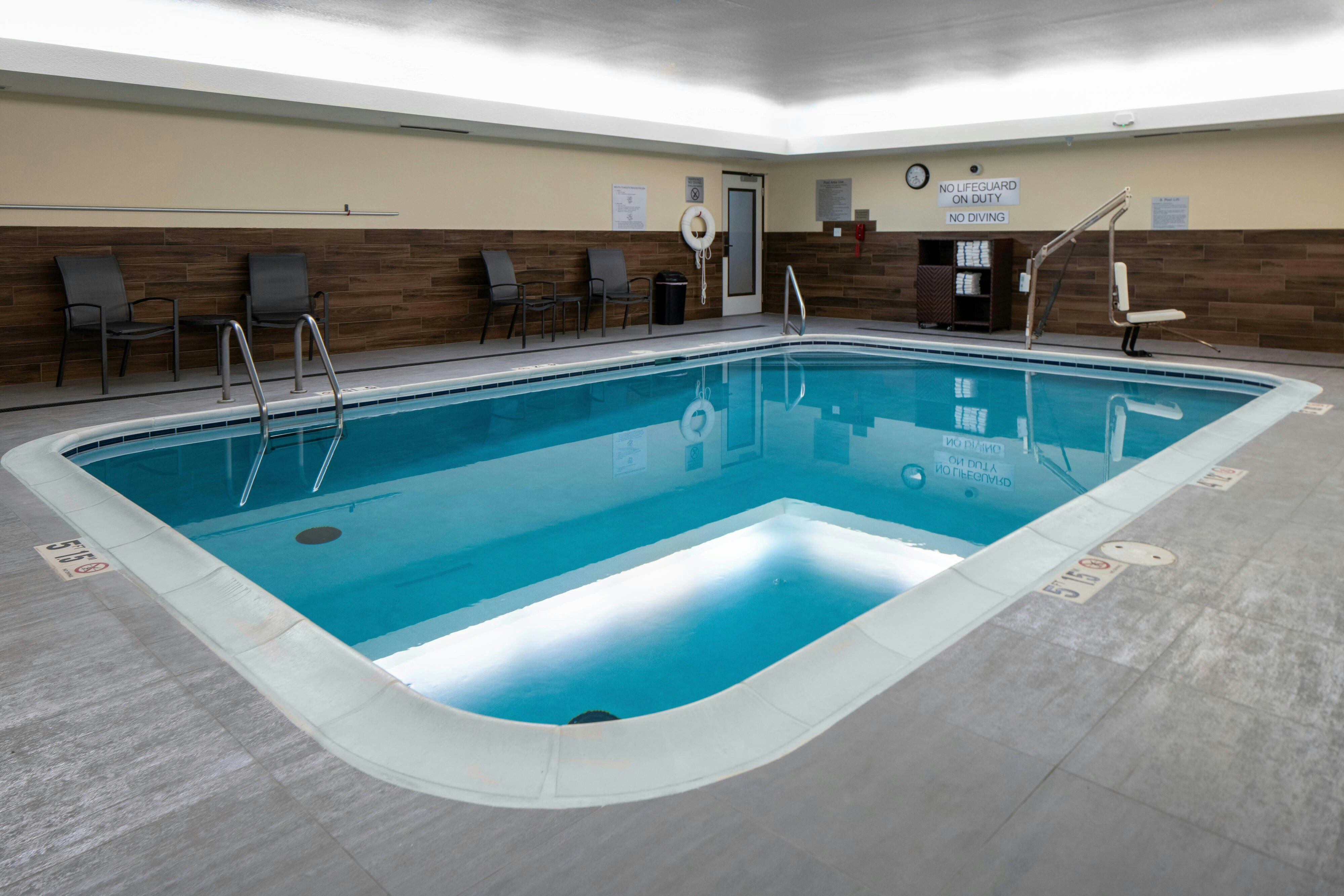 Fairfield Inn And Suites By Marriott Jefferson City 25/41