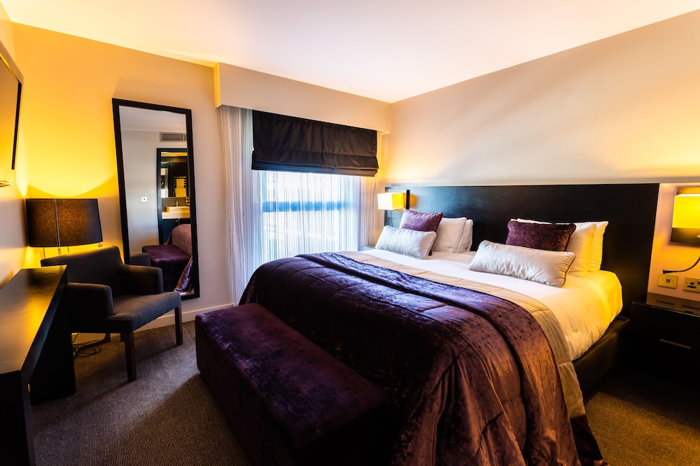 Guildford Harbour Hotel 8/49