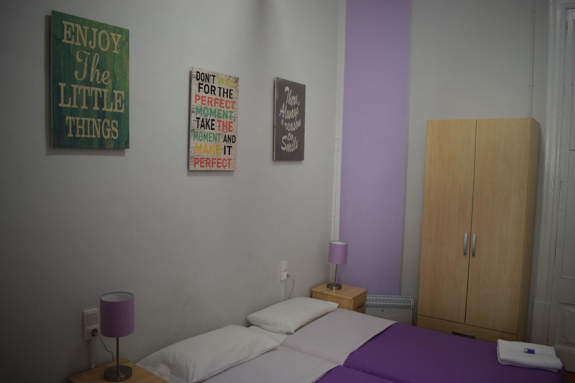 Hostal Mimi Las Ramblas 7/29