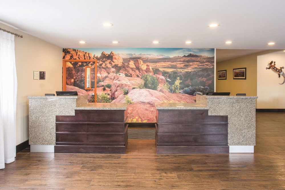 La Quinta Inn Suites Moab 5/48