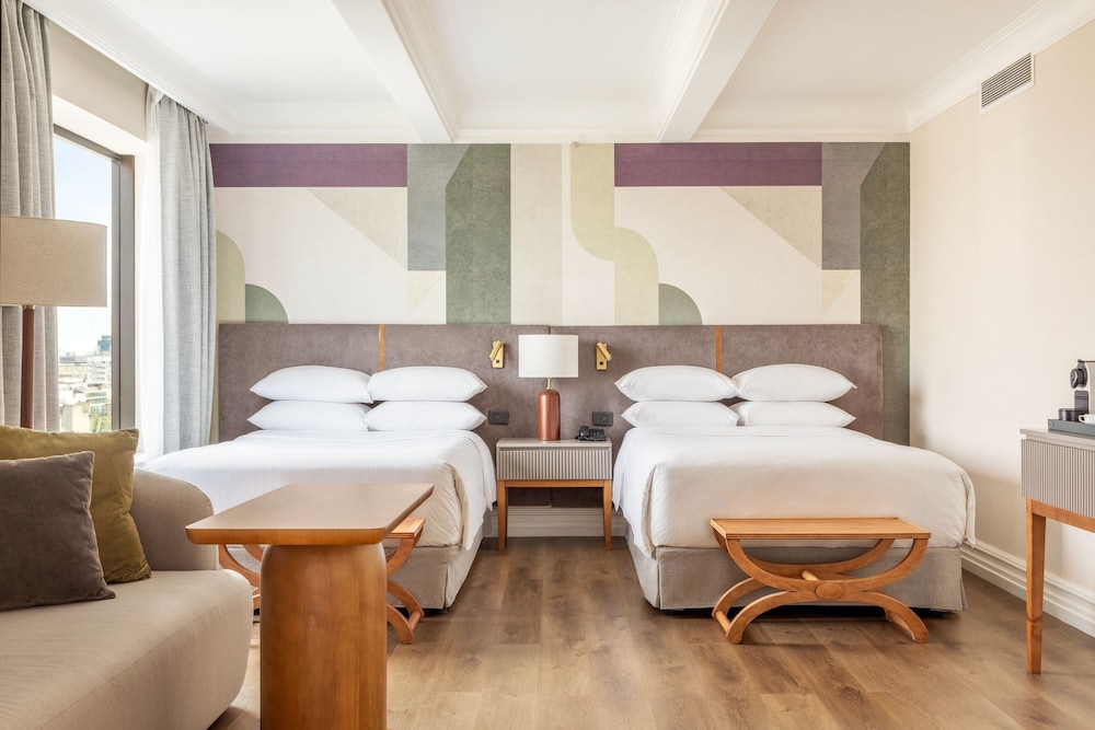 Deluxe, 2 Double Beds, Pool Access