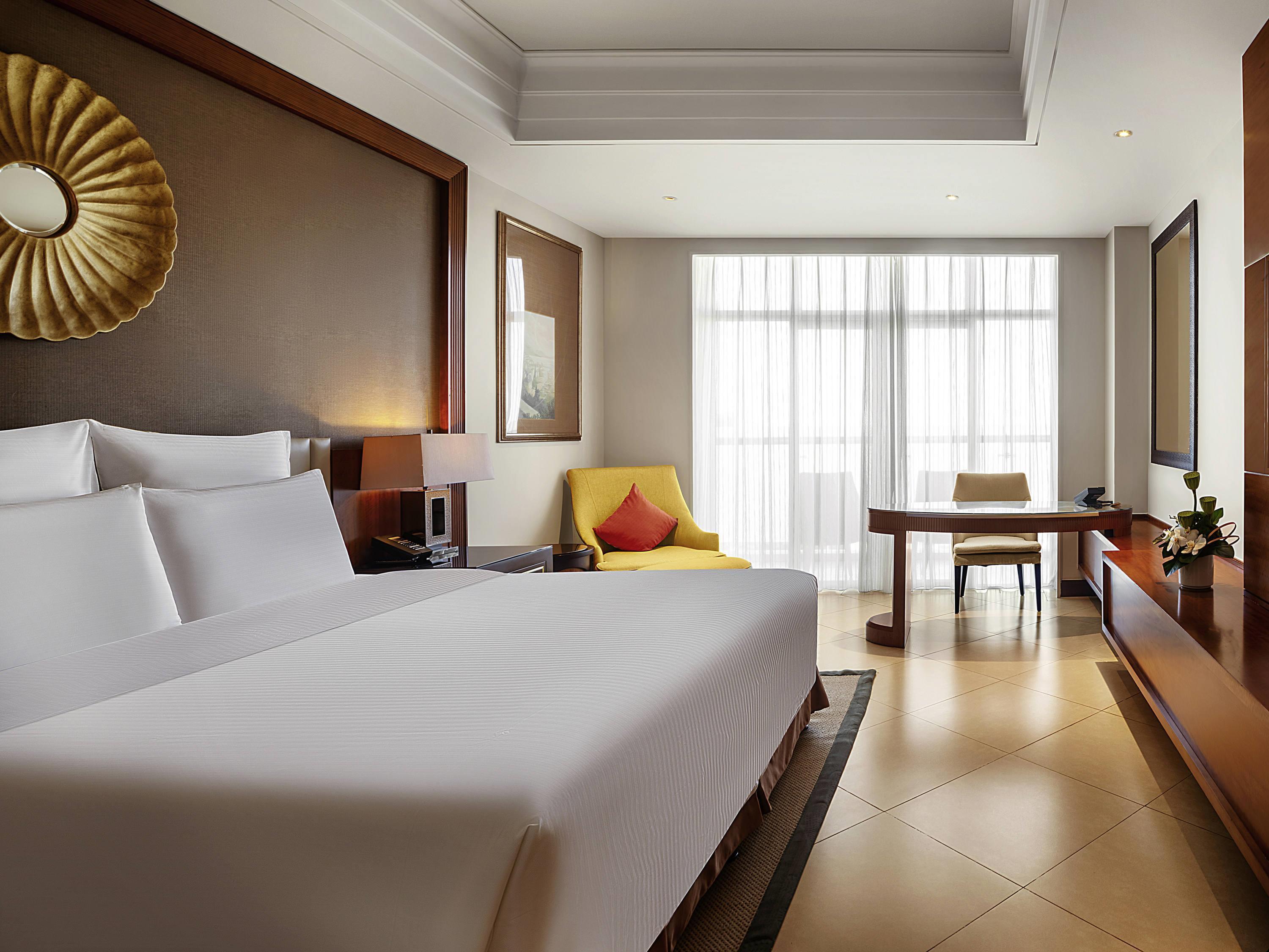 EXECUTIVE, KING BED, RIVER VIEW, BALCONY, LOUNGE ACCESS