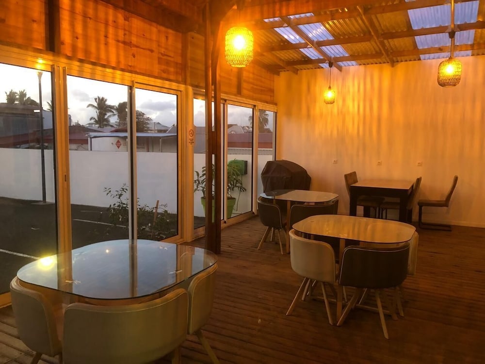Lindsey Hotel 45/64