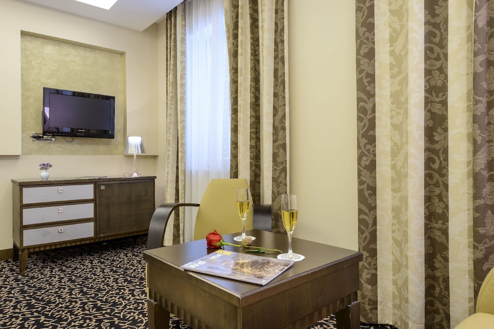 Lapad Hotel 50/50