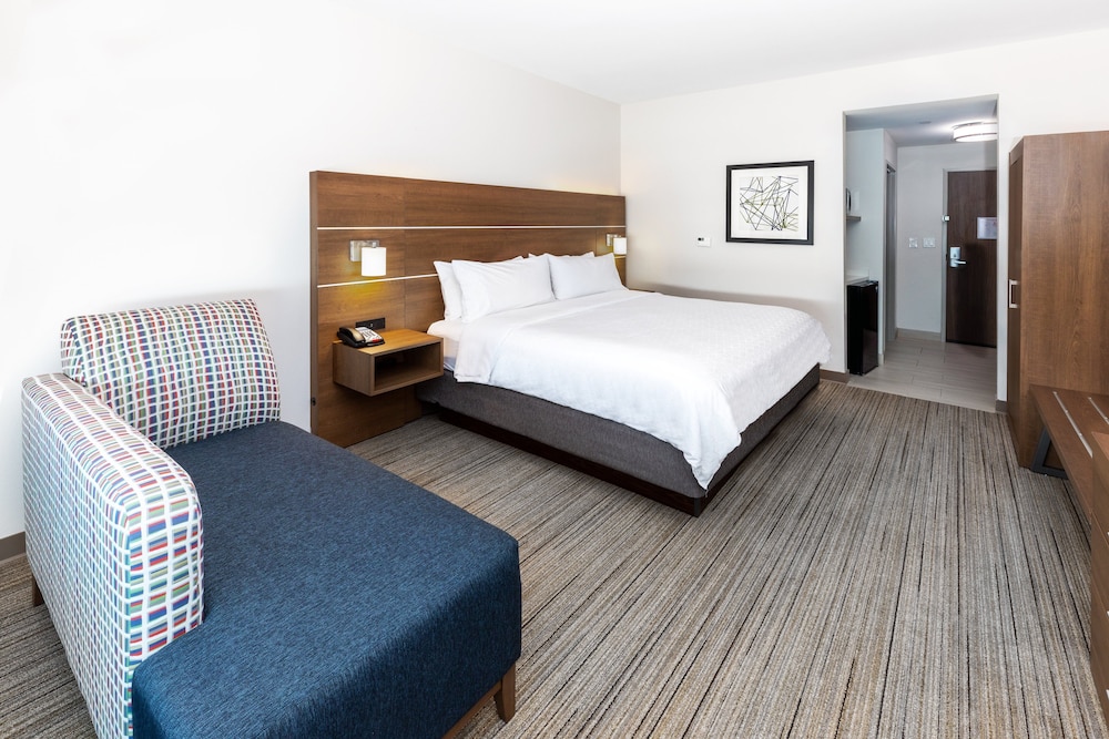 Holiday Inn Express Suites Stafford Nw Sugar Land An Ihg Hotel 26/56