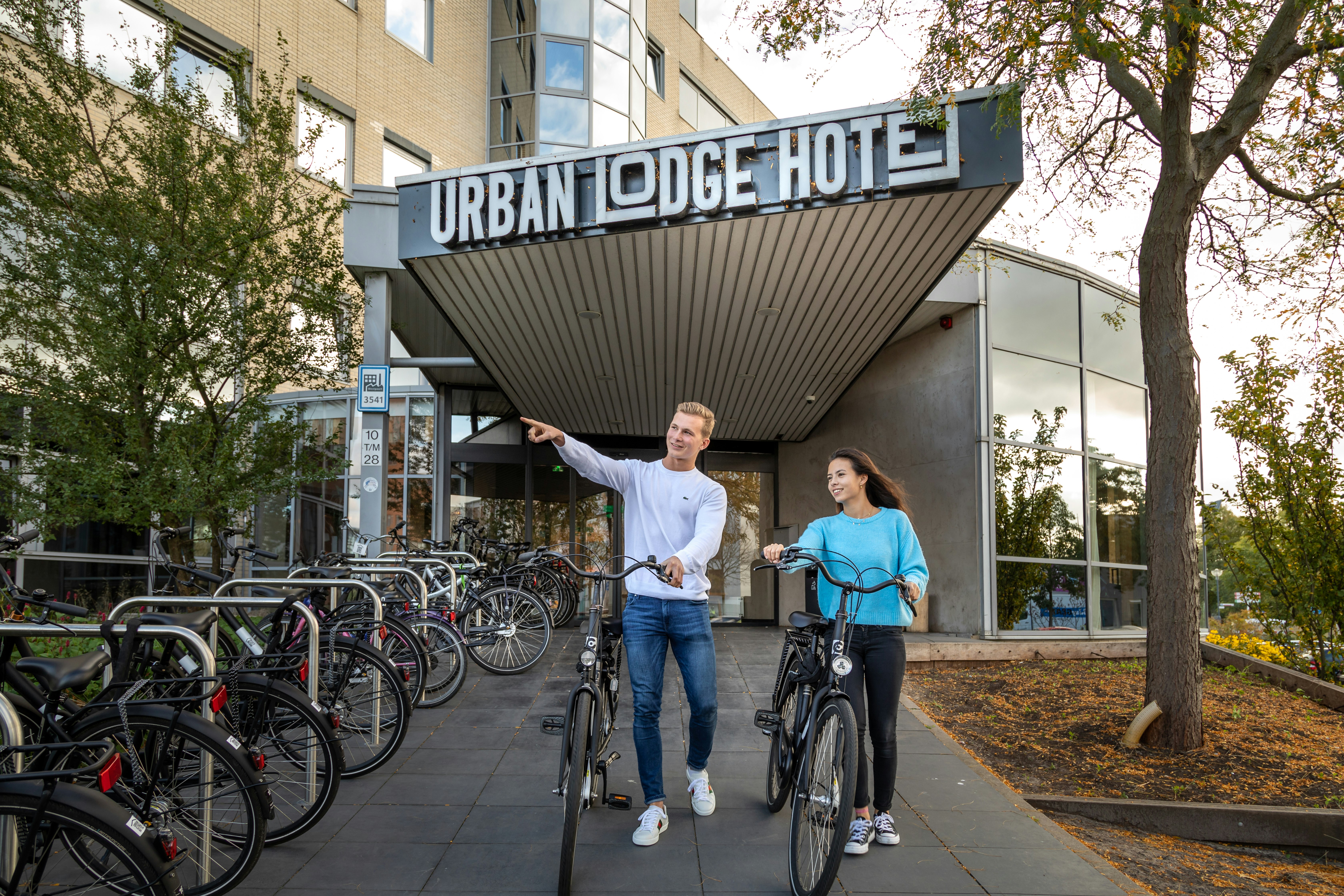 Urban Lodge Hotel 6/42