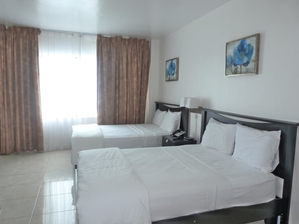 Ocean Front Casablanca Studios with FULL KITCHENS & Beach access By BL Rentals 15/50