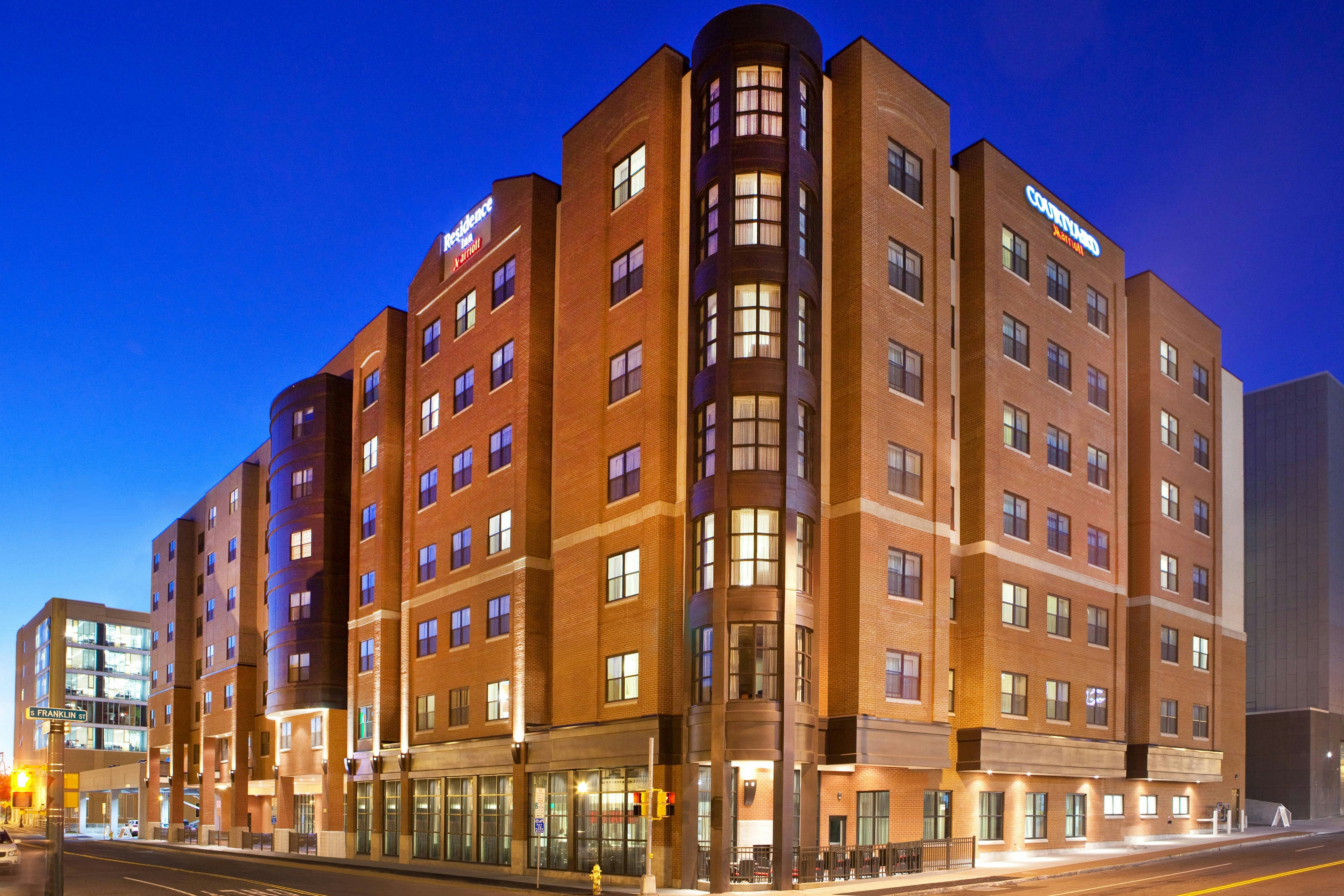 COURTYARD SYRACUSE DOWNTOWN AT ARMORY SQUARE 1/2