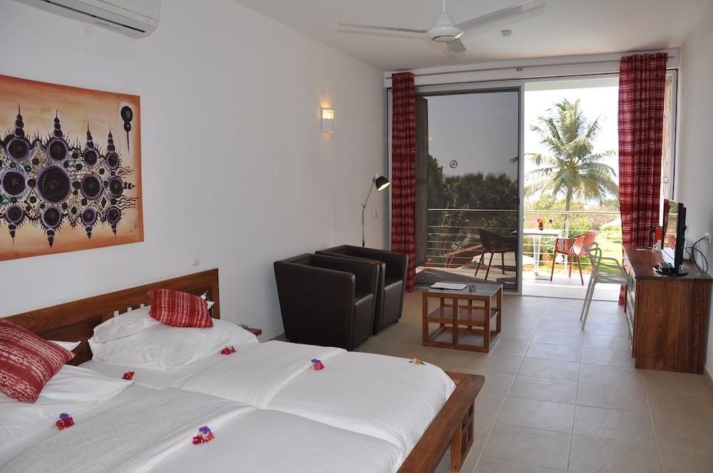 Leo S Beach Hotel Restaurant Adults Only 5/39