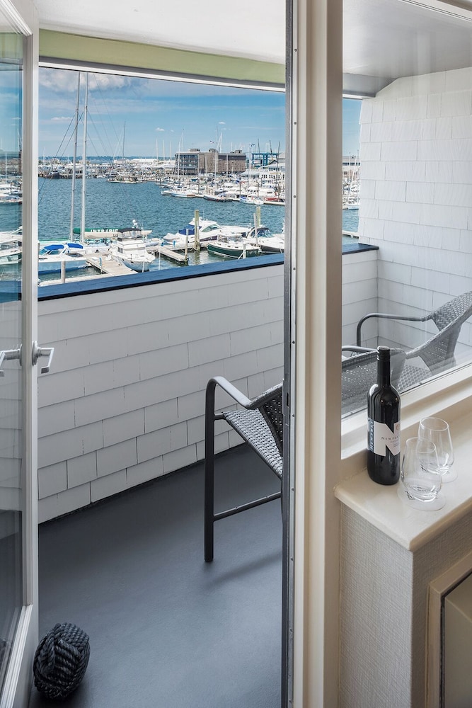 The Newport Harbor Hotel and Marina 58/58