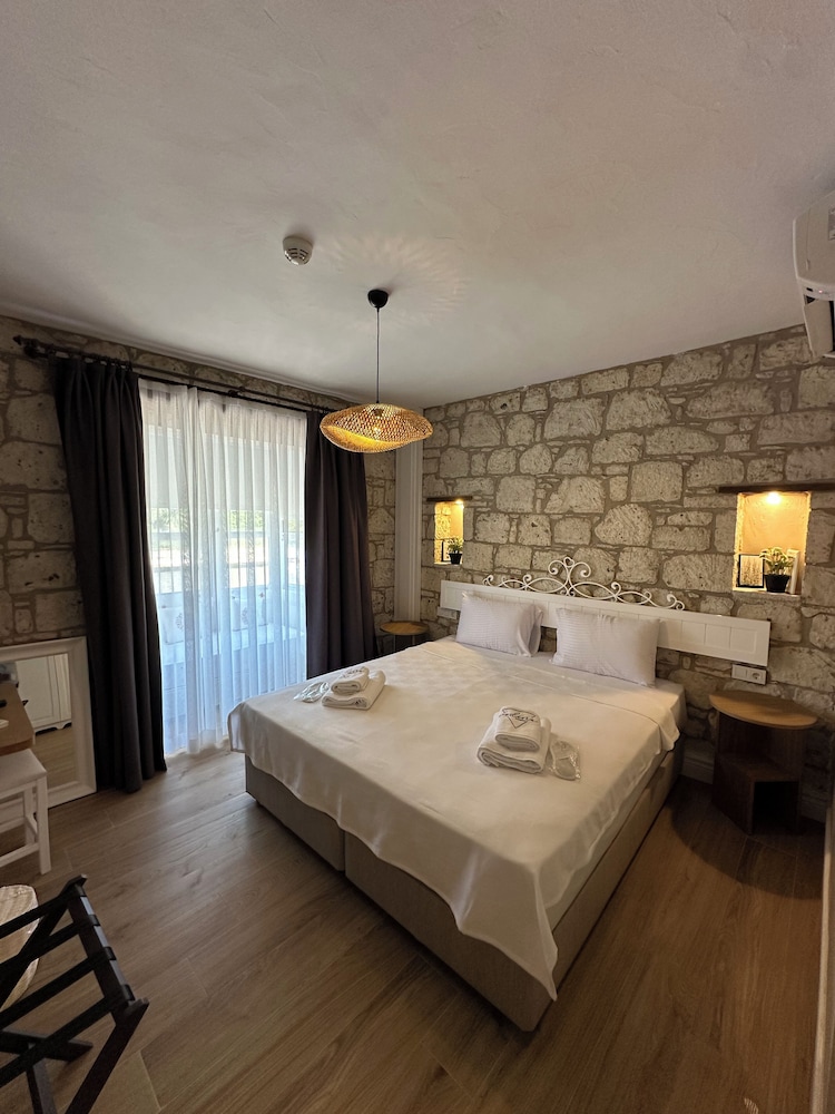 Vodina Hotel 10/50