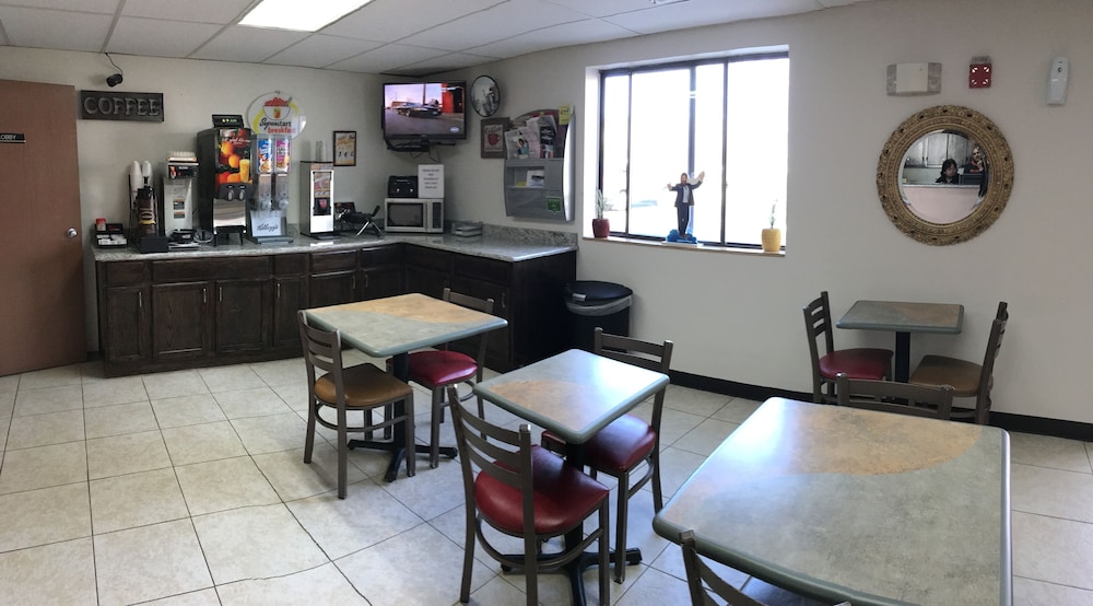 Super 8 By Wyndham Merrillville/Gary Area 35/46