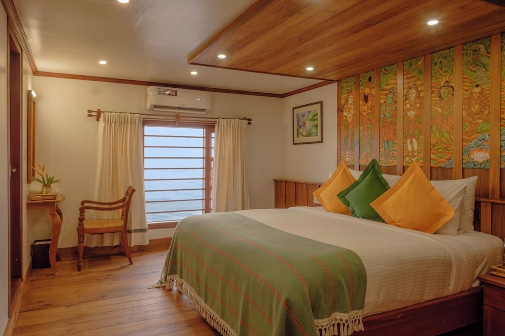 4 Bedrooms, House, 4 King Beds, Lake View