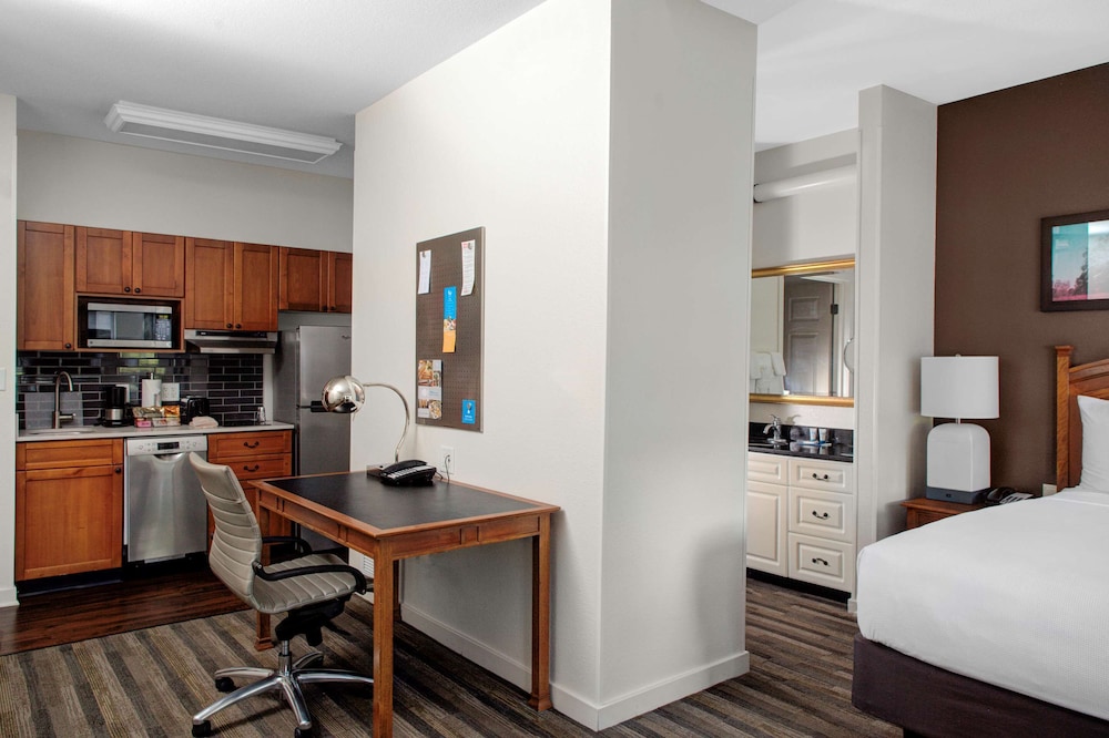 Hyatt House Parsippany East 34/46