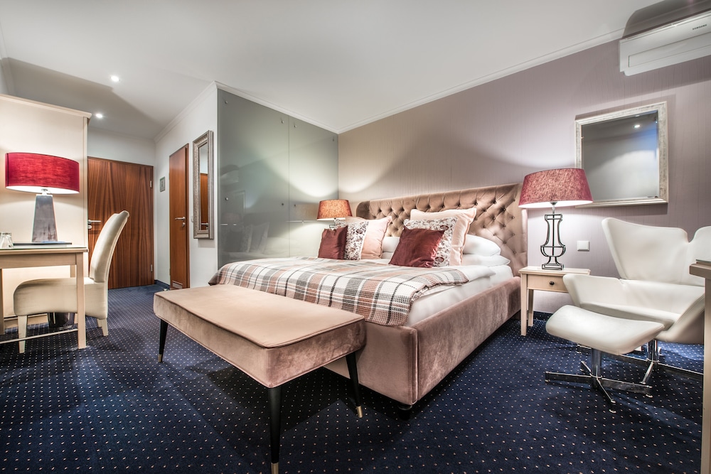 Parkhotel Bielefeld 9/43