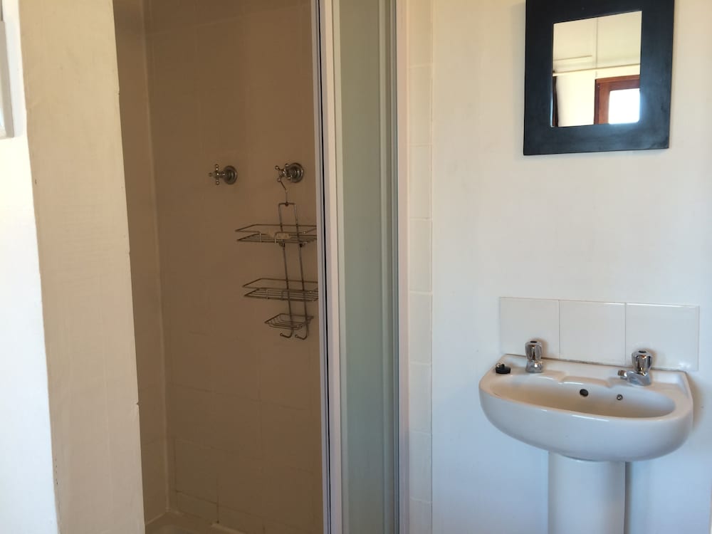 A Stone S Throw Accommodation 32/35