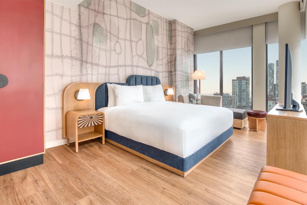 ROOM, KING BED, ACCESSIBLE