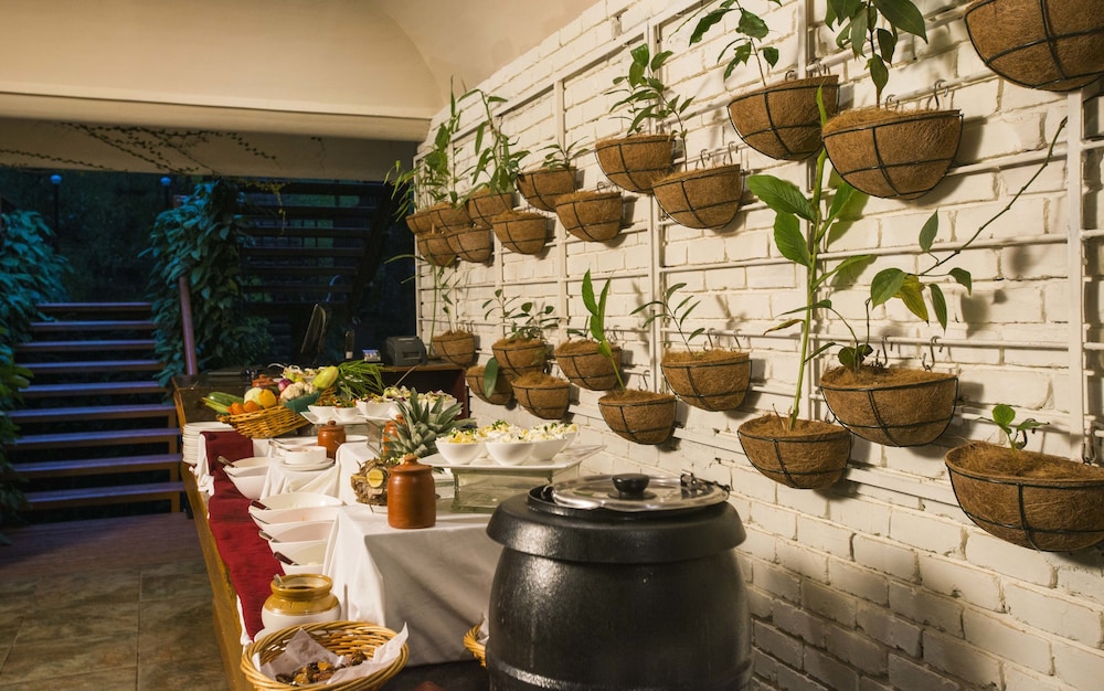 restaurant cafeteria