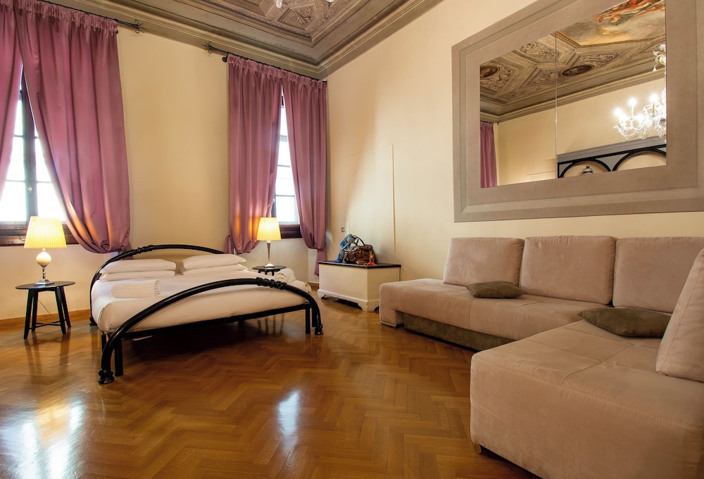 N4u Guest House 10/50