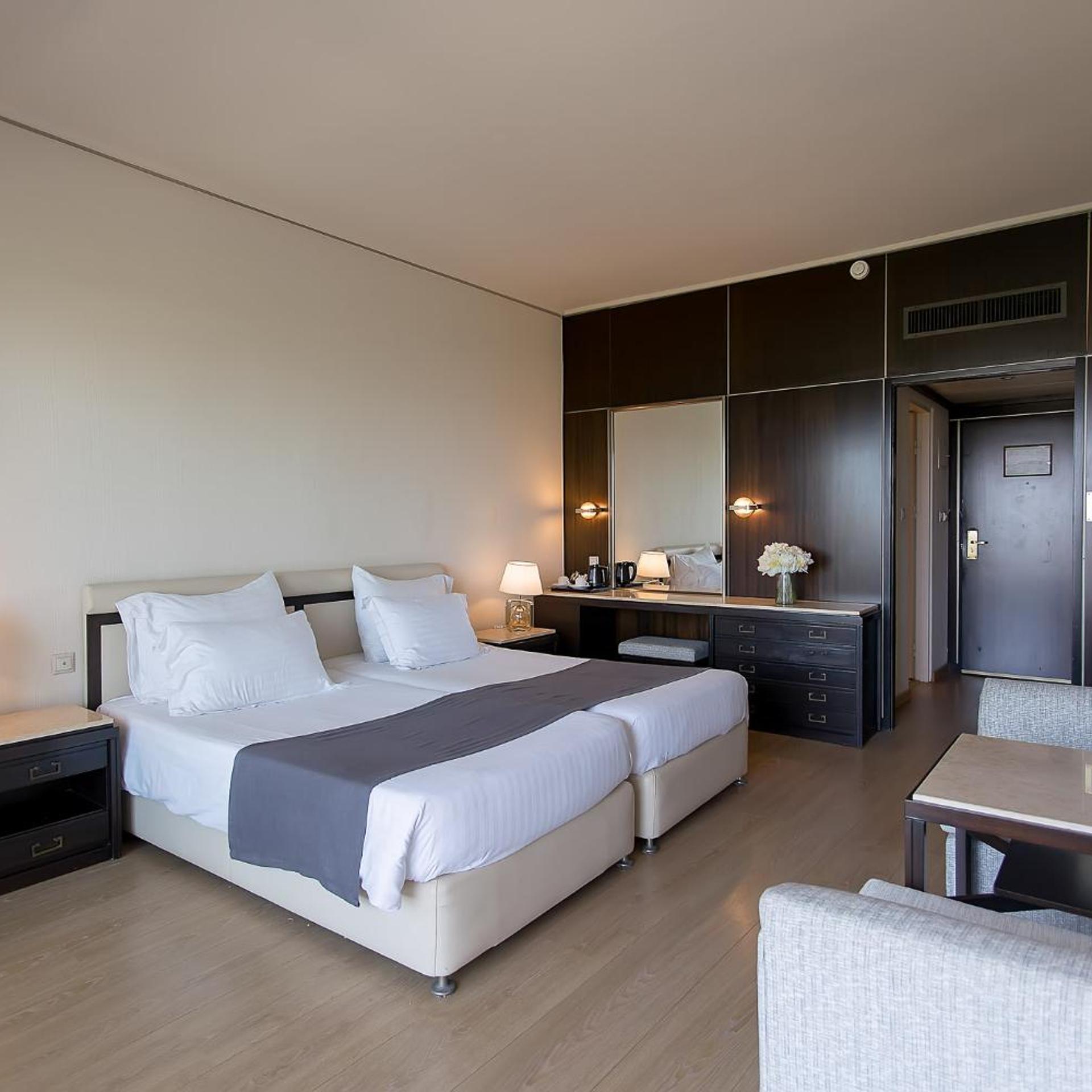 Twin Room - Superior - Lake View