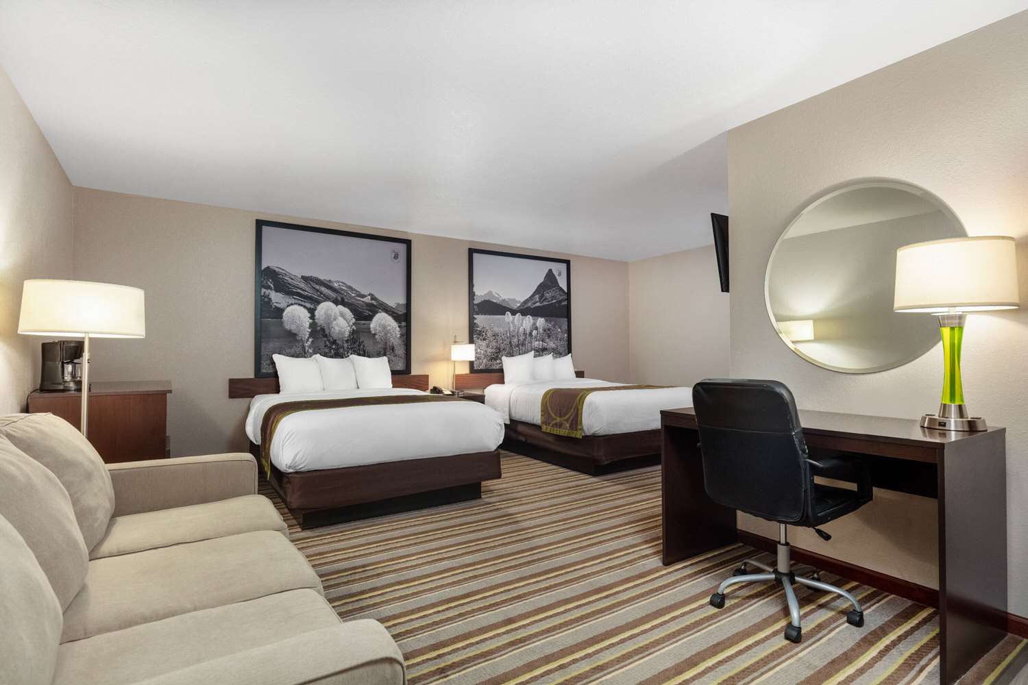 Super 8 by Wyndham St. Regis 14/30