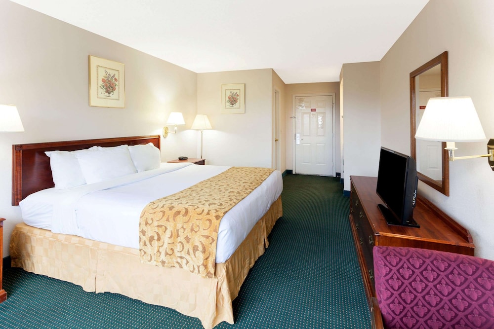 Days Inn by Wyndham Dahlonega 22/49