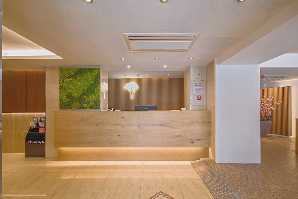 Namsan Hill Hotel 12/62