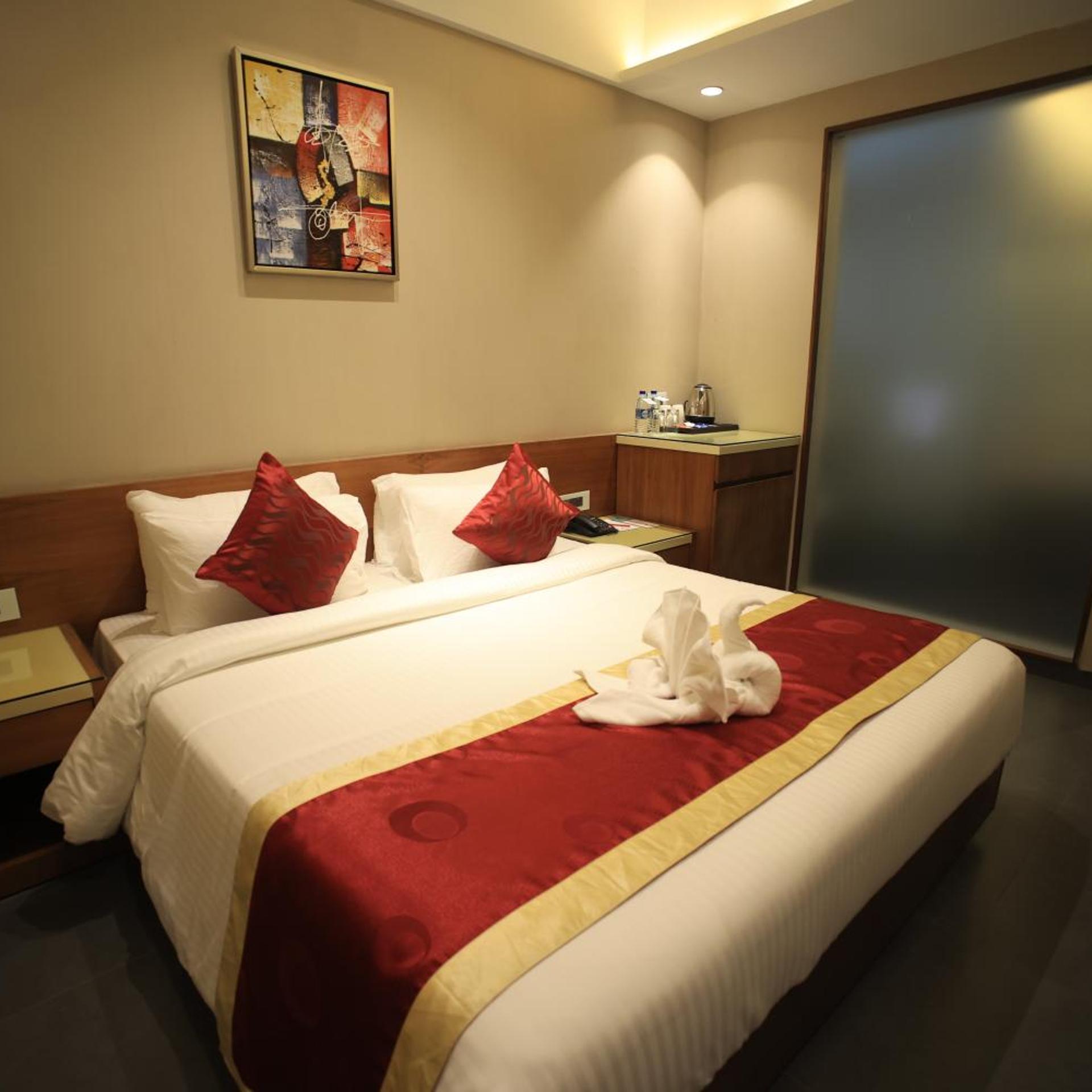 Super, Deluxe, King Bed