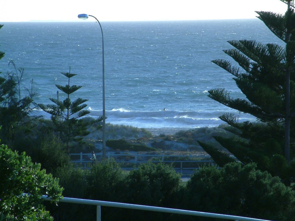 Scarborough & Absolutely Beachfront 33/36