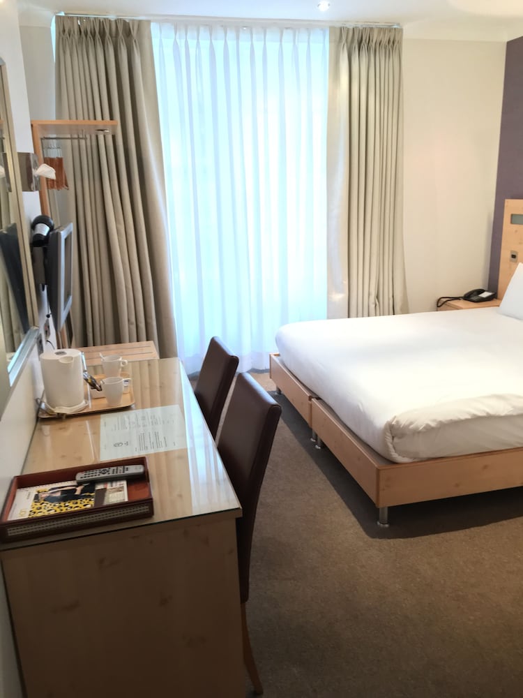 Artto Hotel 9/26