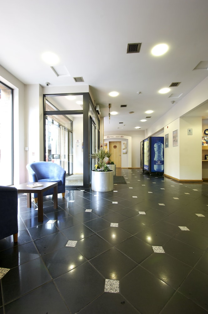 Travelodge Belfast Central 10/61
