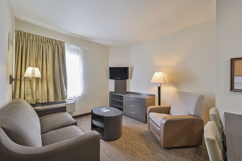 Candlewood Suites Tulsa 36/54