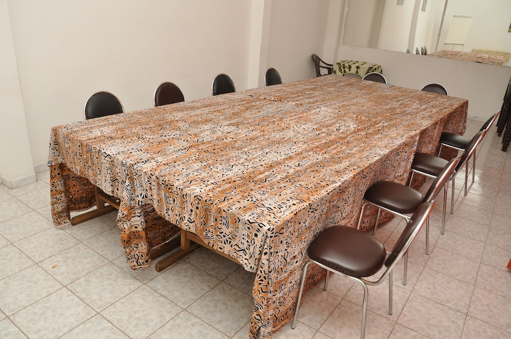 Al Baraka Hotel 50/50