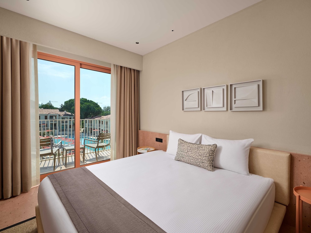 Lagoon, Suite, Double Bed